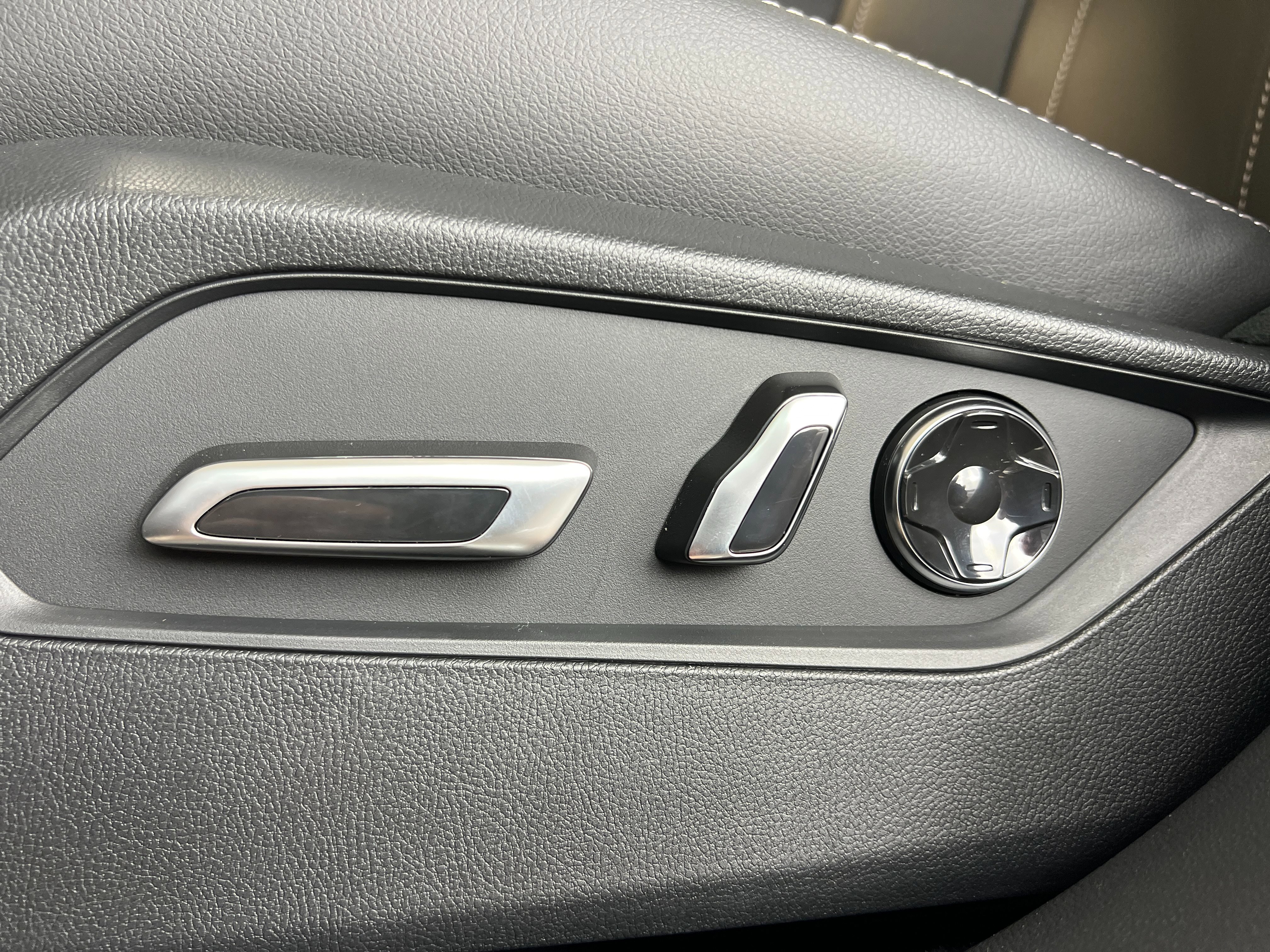 New 2026 Platinum White Pearl Acura  image 14