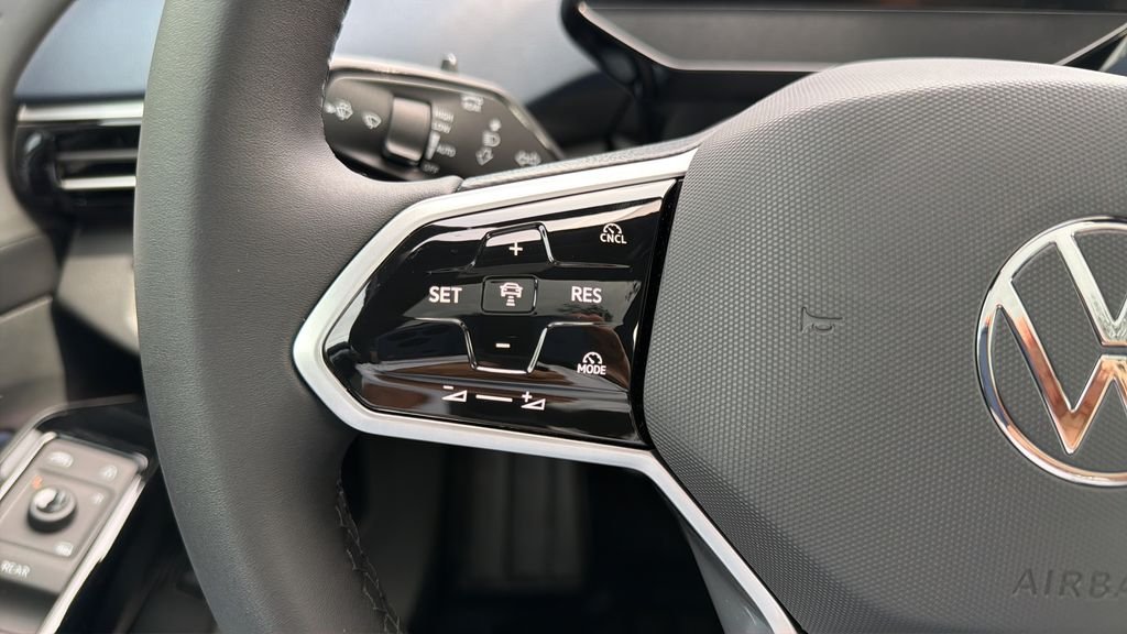 New 2026 Opal White Pearl Volkswagen Pro S image 21