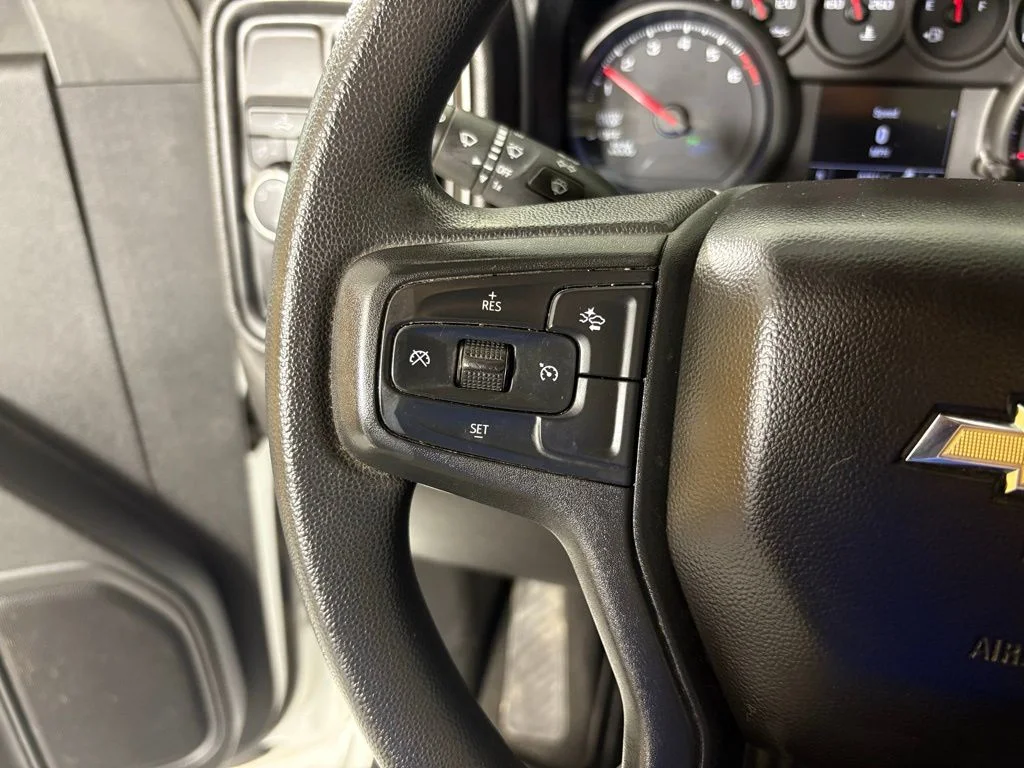 Used 2023 White Chevrolet Custom image 18