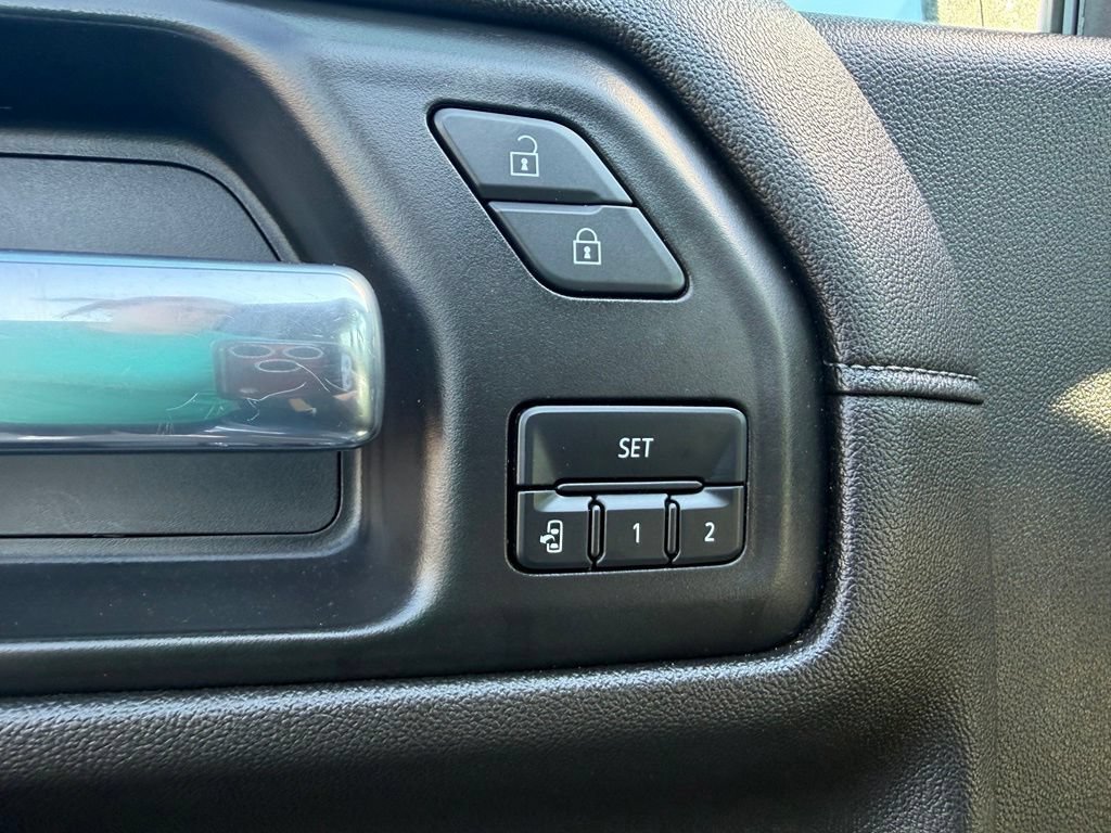 Used 2021 DARK SKY METALLIC GMC SLT image 25