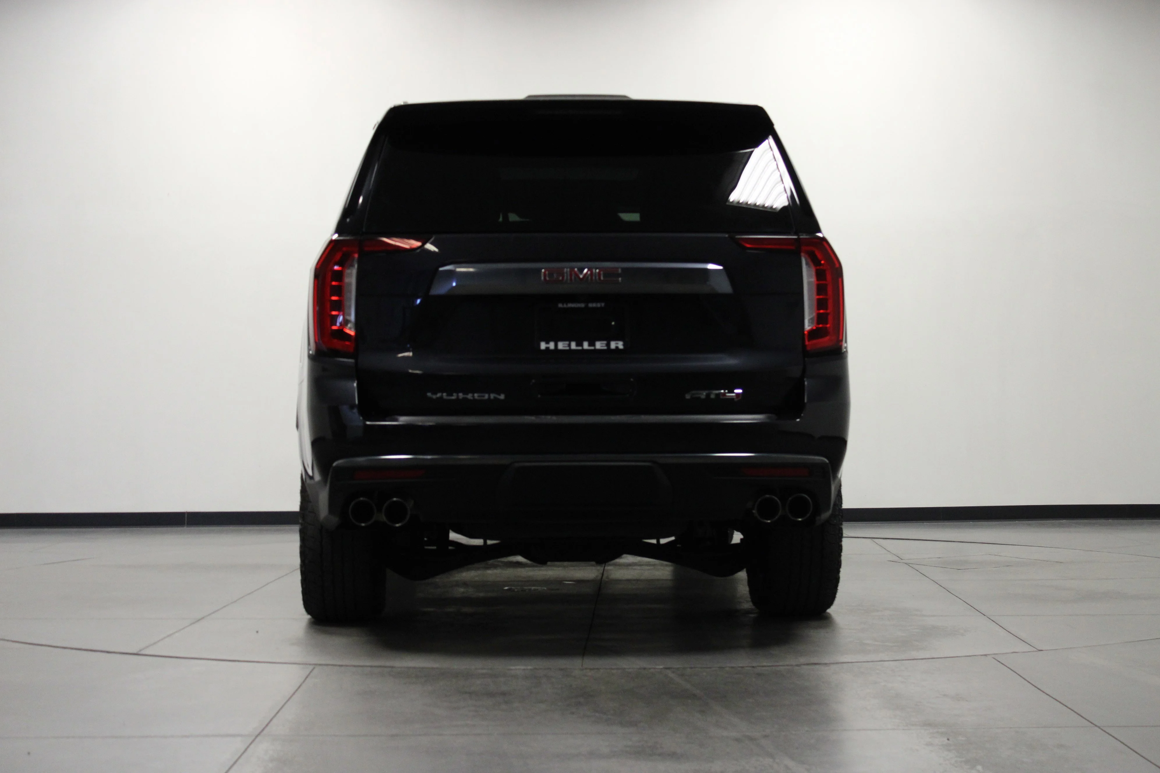 Used 2024 Titanium Rush Metallic GMC AT4 image 5