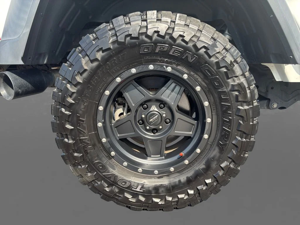 Used 2021 White Jeep Rubicon image 11