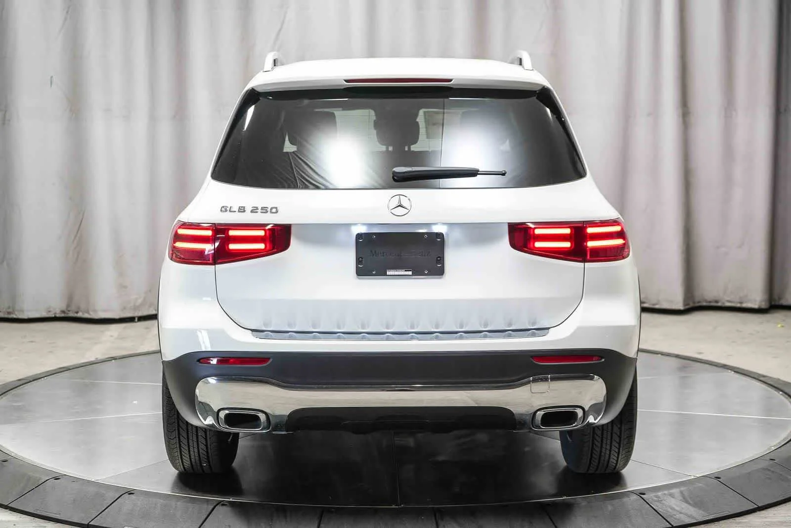 New 2026 Polar White Mercedes-Benz GLB 250 image 50