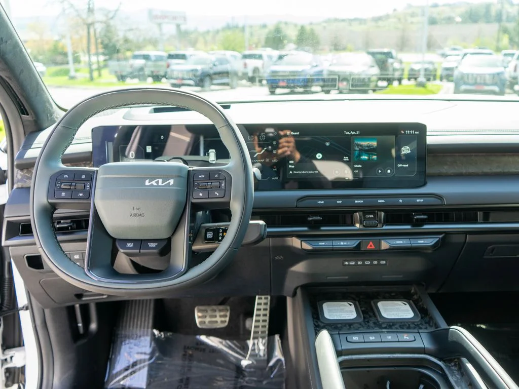 New 2027 Glacial White Pearl Kia X-Pro SX Prestige image 17