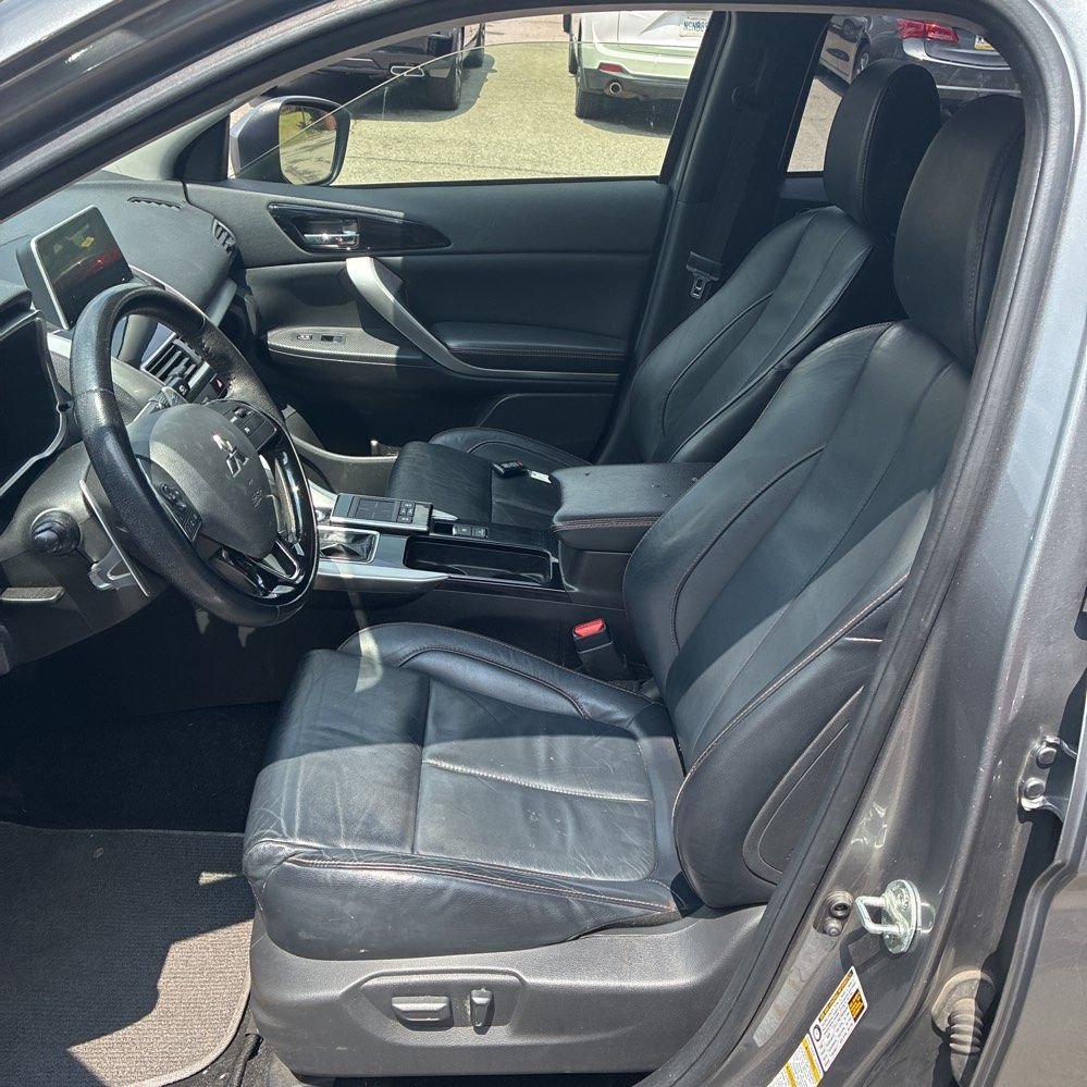 Used 2019 Gray Mitsubishi SEL image 6