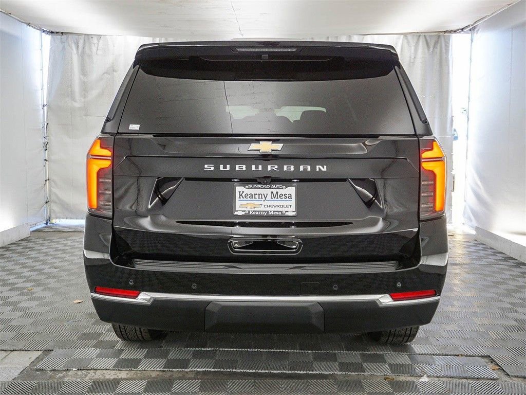 2026 Chevrolet Suburban LS - Photo 7