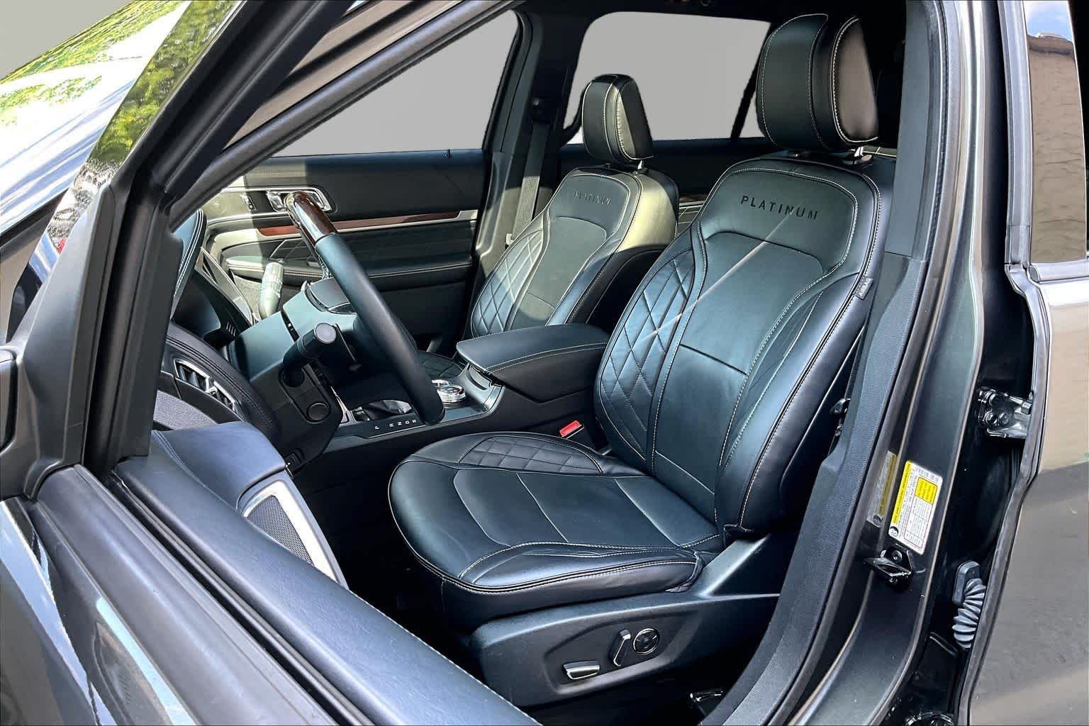 Used 2018 Magnetic Ford Platinum image 8