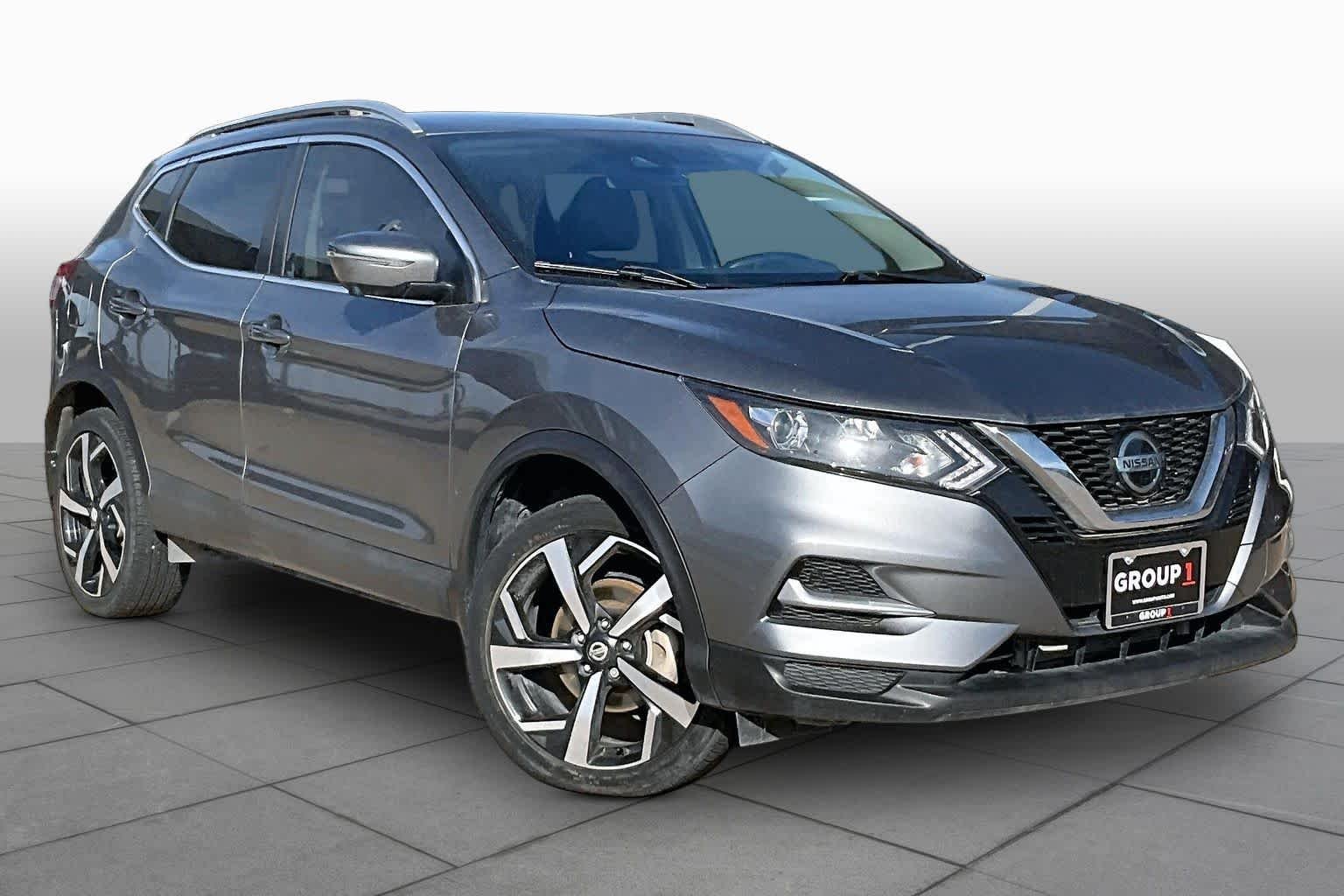 Used 2022 Gun Metallic Nissan SL image 2