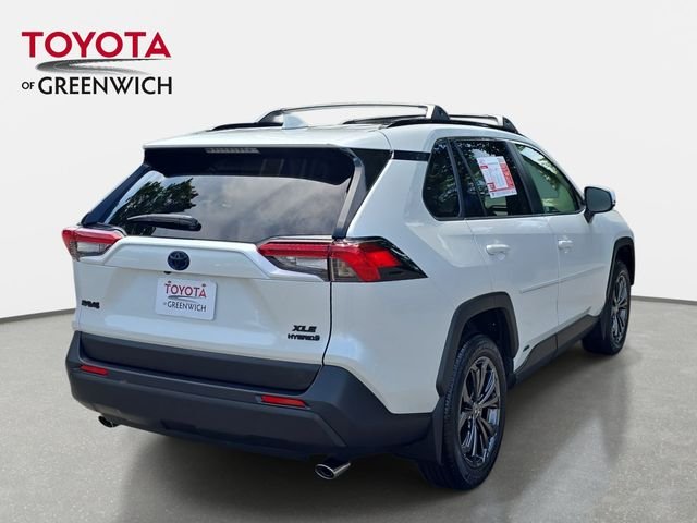 Used 2023 Beige Toyota XLE Premium image 3