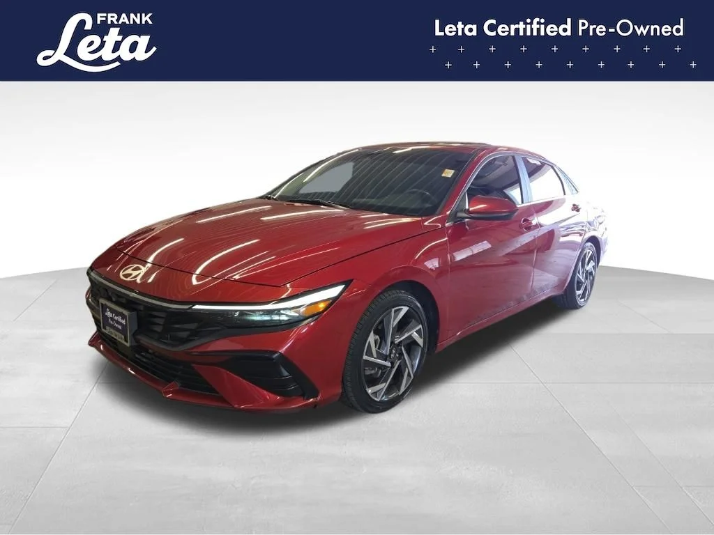 Certified Used 2025 Red Hyundai SEL Convenience image 1