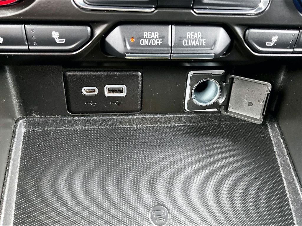 Used 2021 Gray Chevrolet Z71 image 28