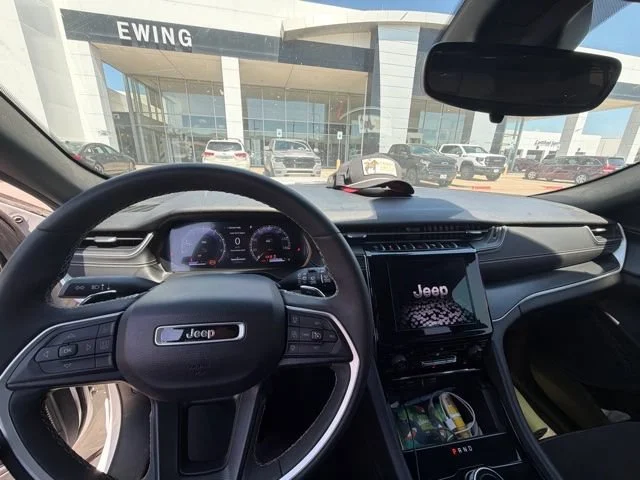 Used 2023 White Jeep Altitude image 12
