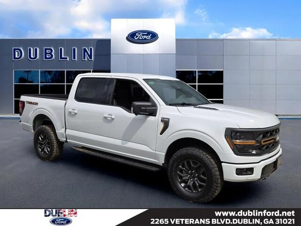 New 2026 Oxford White Ford Tremor® image 1