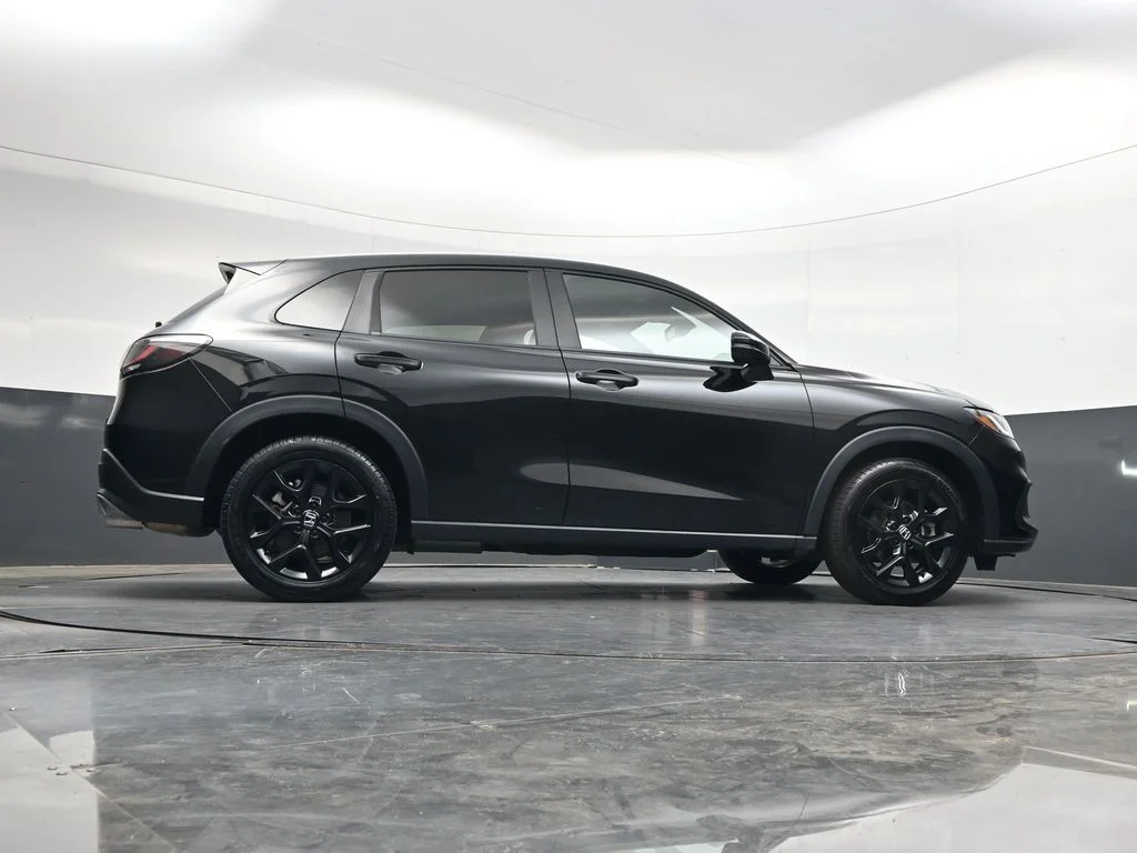 Used 2025  Honda Sport image 45
