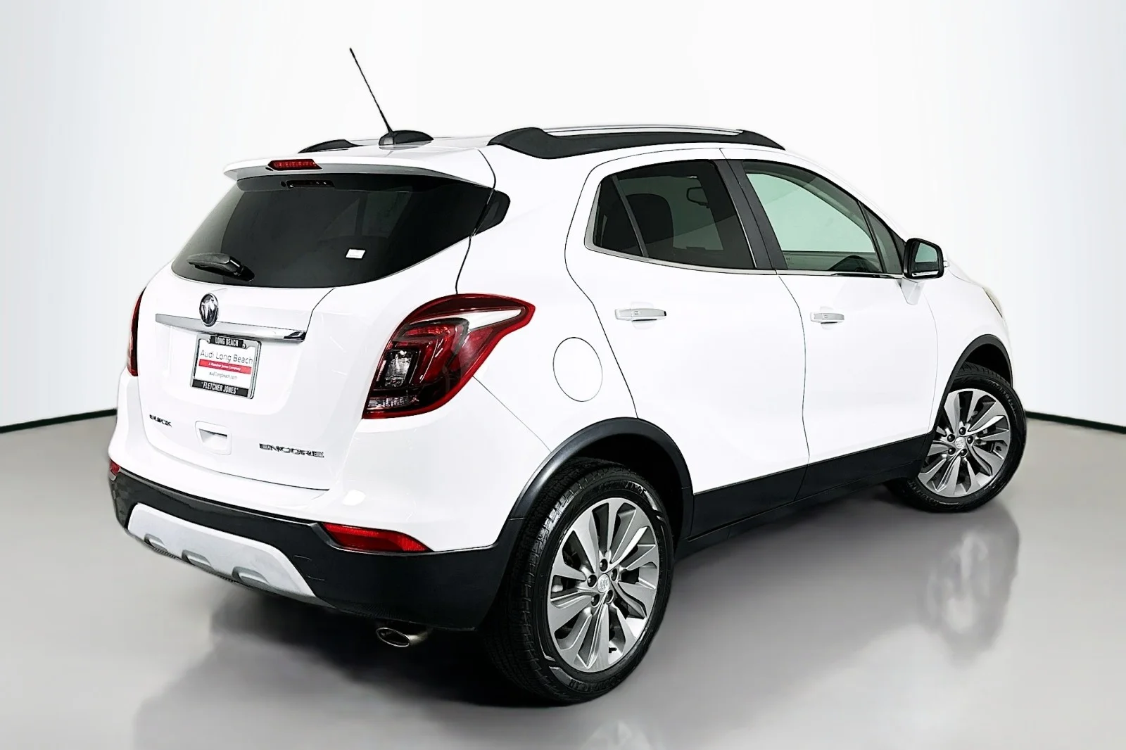 Used 2018 Summit White Buick Preferred image 14