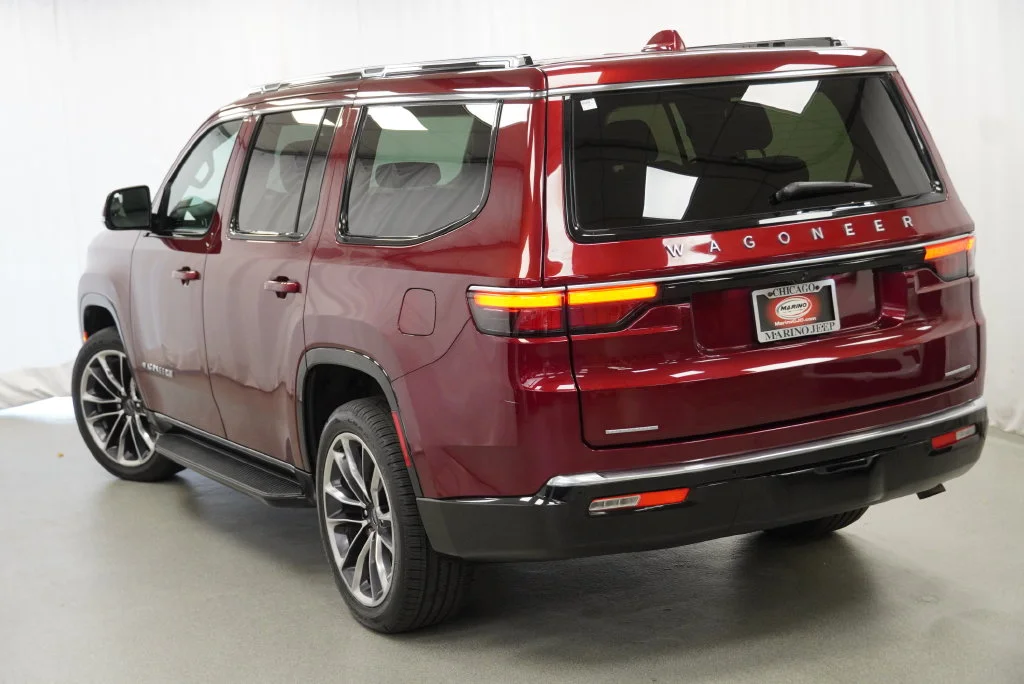 Used 2022 Red Jeep Series II image 16