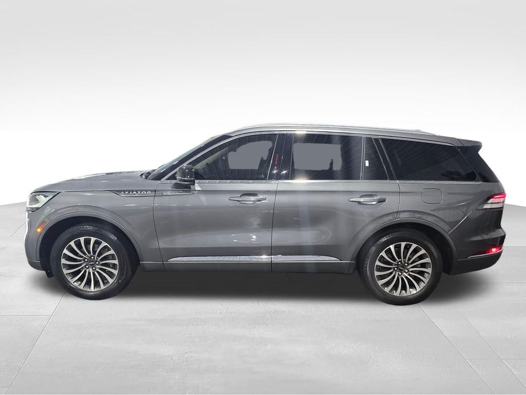 Used 2022 Gray Lincoln Reserve image 3