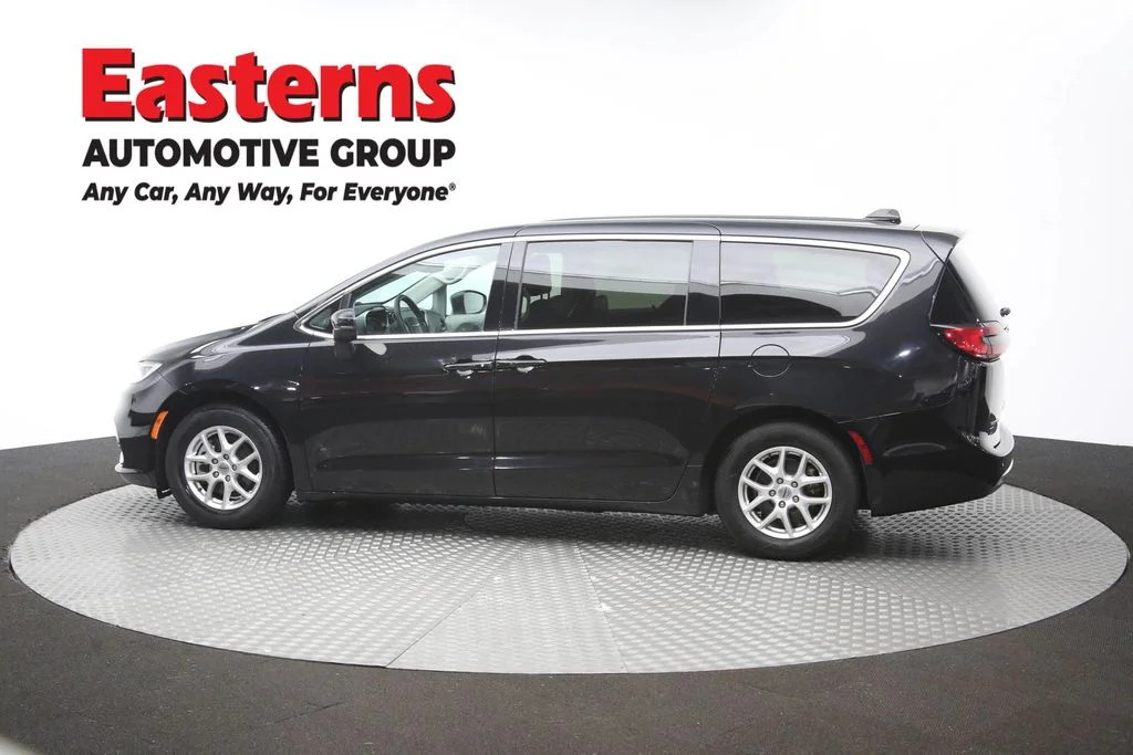 Used 2023 Black Chrysler Touring L image 63