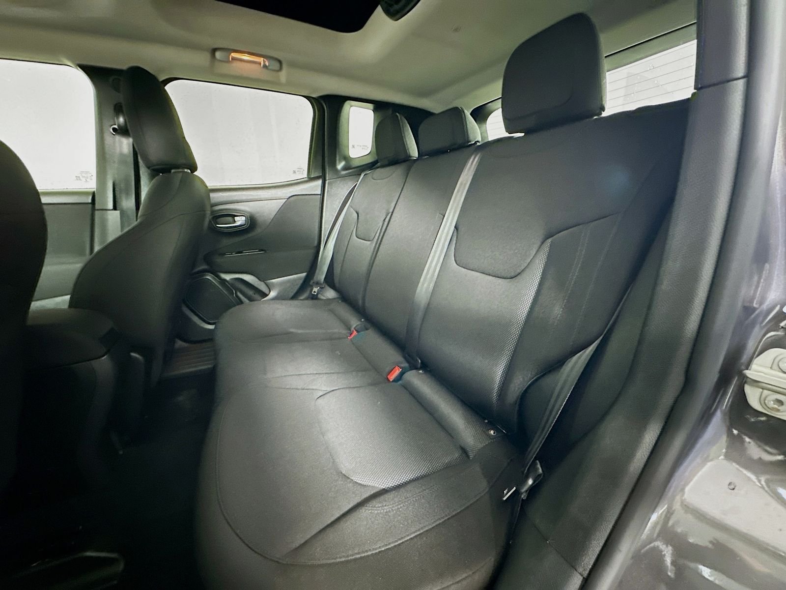 Used 2020 Granite Crystal Metallic Clearcoat Jeep Sport image 24