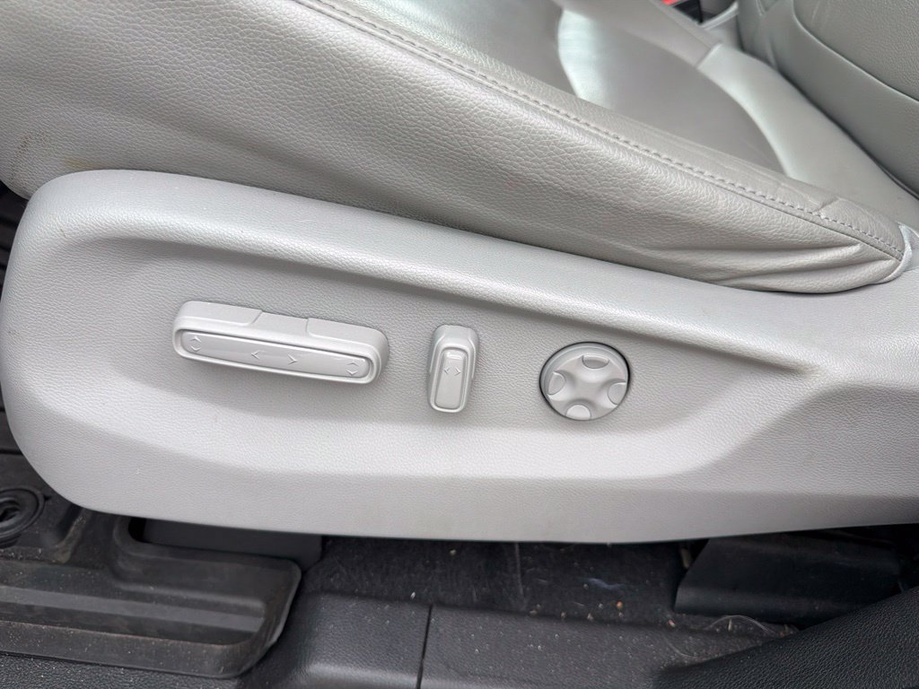 Used 2018  Honda EX-L image 12