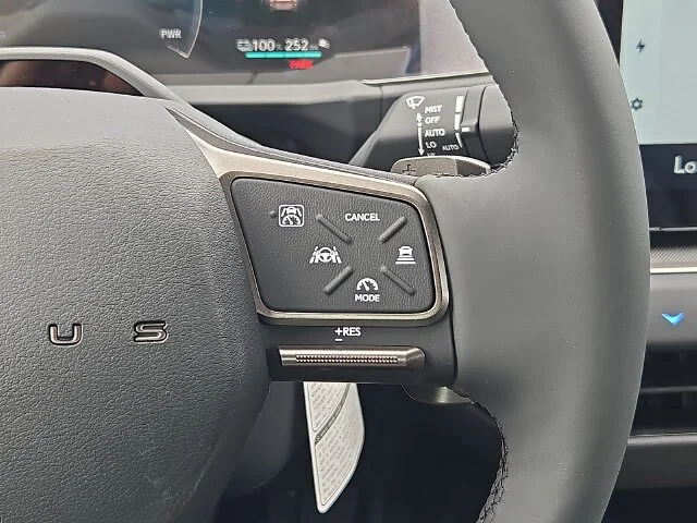 New 2026 Iridium Lexus PREMIUM image 24