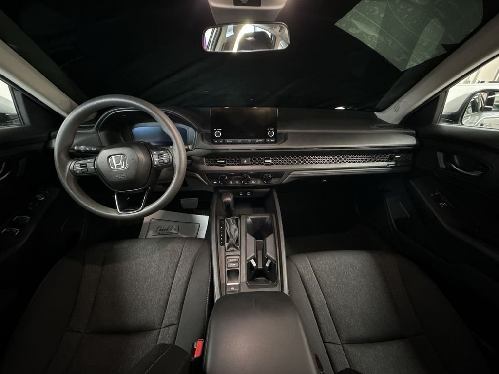 Used 2024 Silver Honda EX image 19