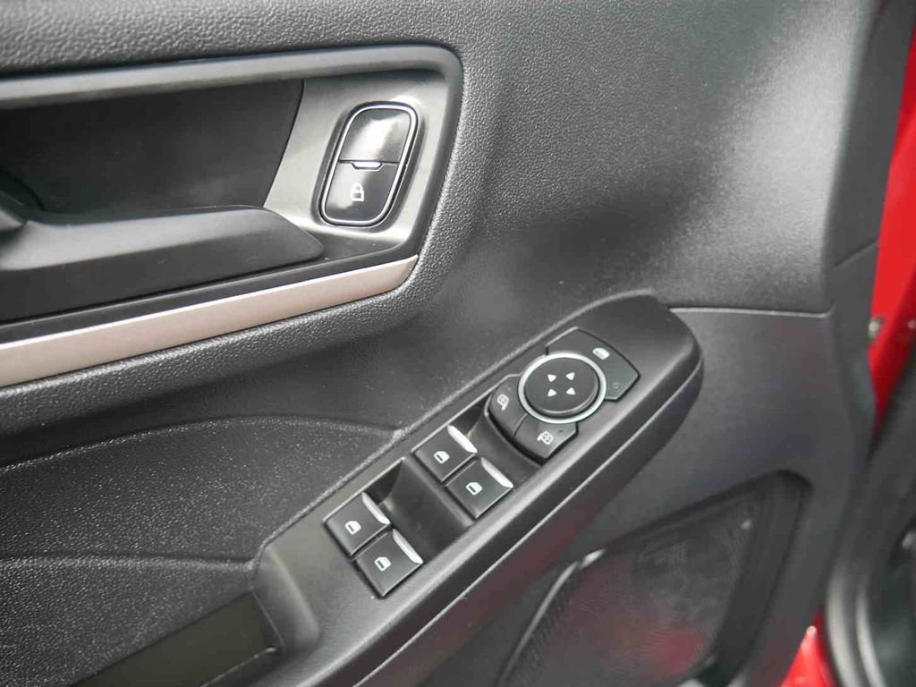 Used 2022 Red Ford SE image 21