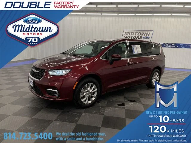 2023 Chrysler Pacifica Touring L AWD's photo