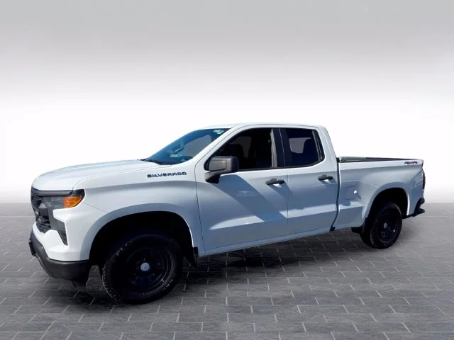 Used 2022 White Chevrolet WT image 3