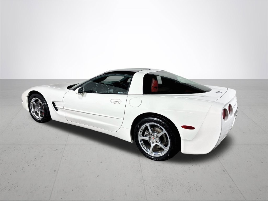 Used 2003 White Chevrolet Base image 8