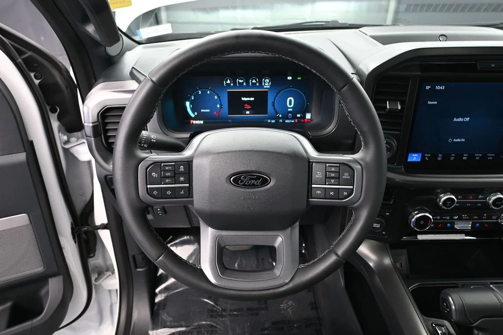 Used 2025 White Ford Lariat image 28