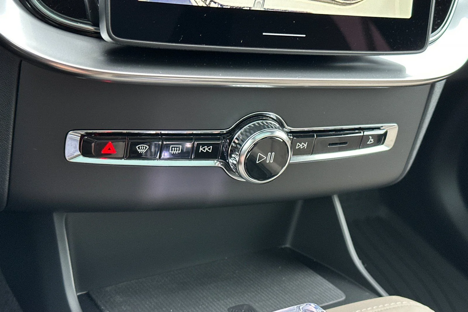 2026 Volvo XC90 Plus - Photo 20