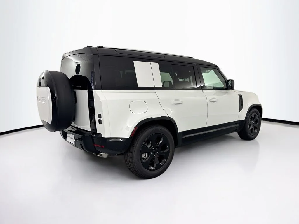 New 2026 Fuji White Land Rover X-Dynamic SE image 5