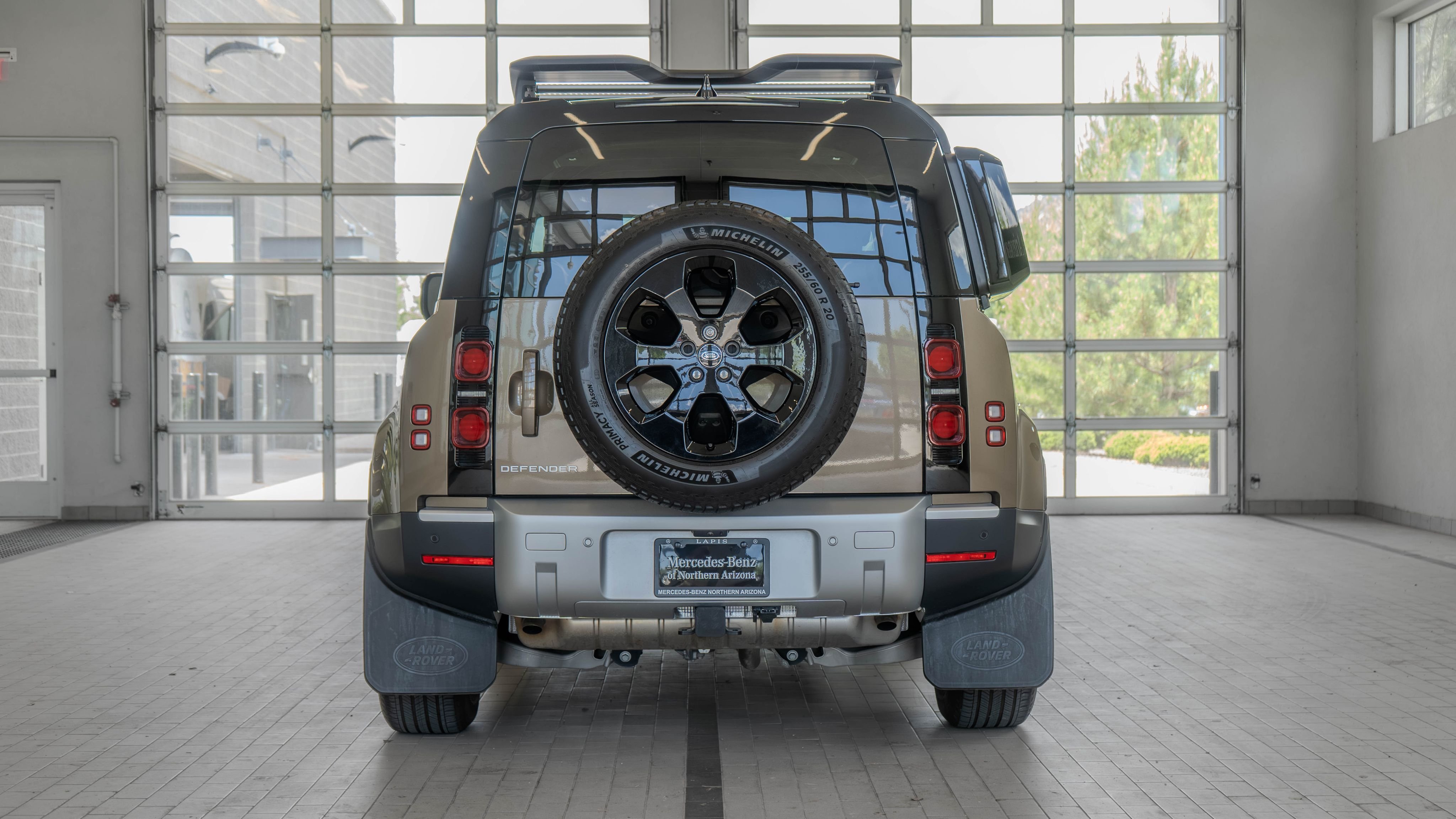 Used 2025 Gondwana Stone Metallic Land Rover S image 14