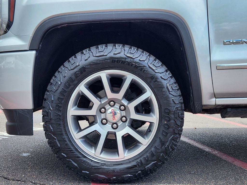 Used 2018 Silver GMC Denali image 14