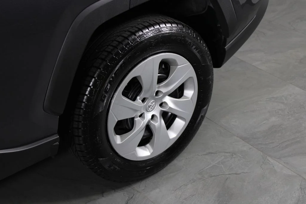 Used 2022 Gray Toyota LE image 12