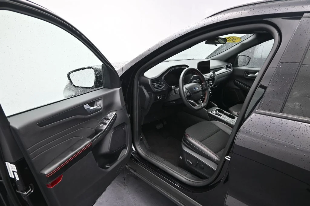 2025 Ford Escape ST-Line - Photo 12