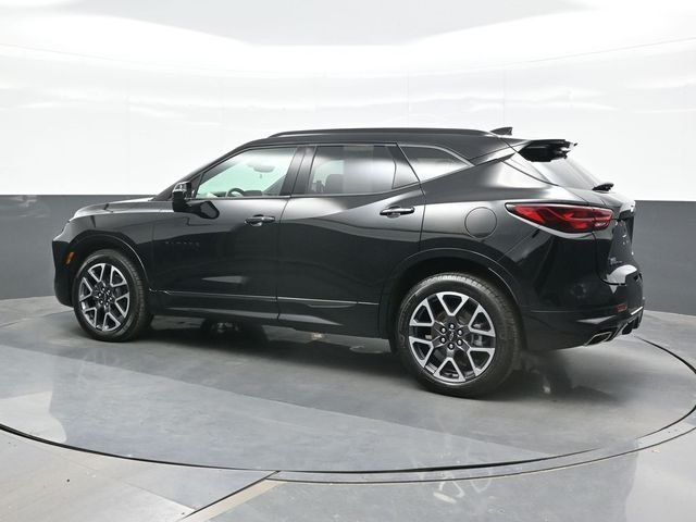 Used 2025 Black Chevrolet RS image 3