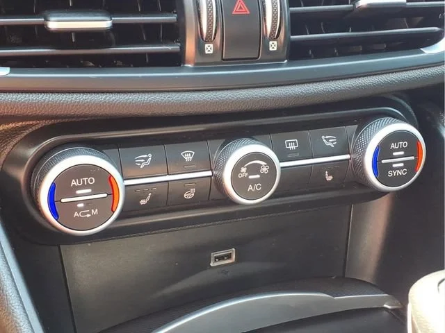 Used 2018  Alfa Romeo Ti Sport image 10