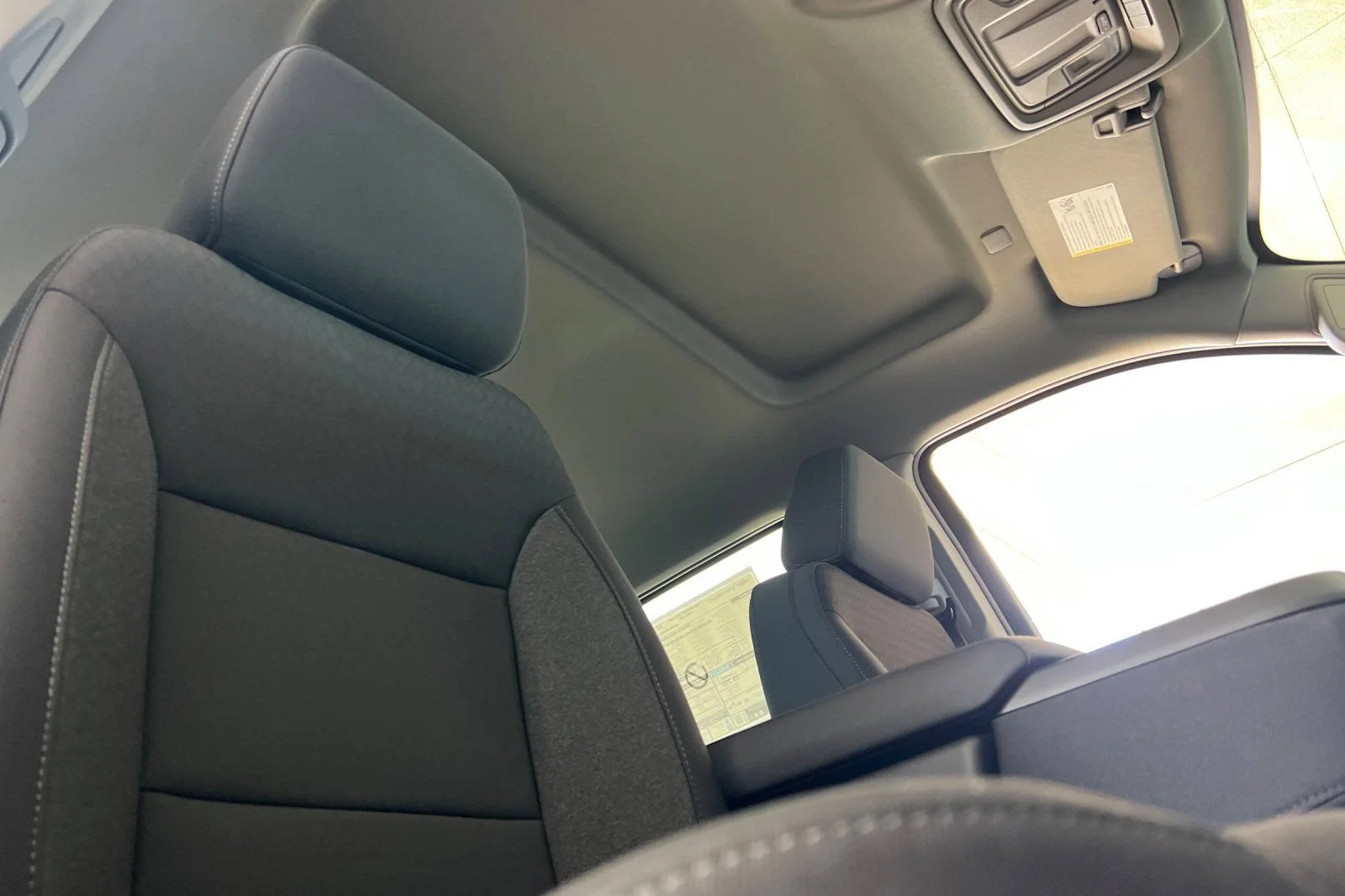 New 2026 Summit White Chevrolet LT (2FL) image 16