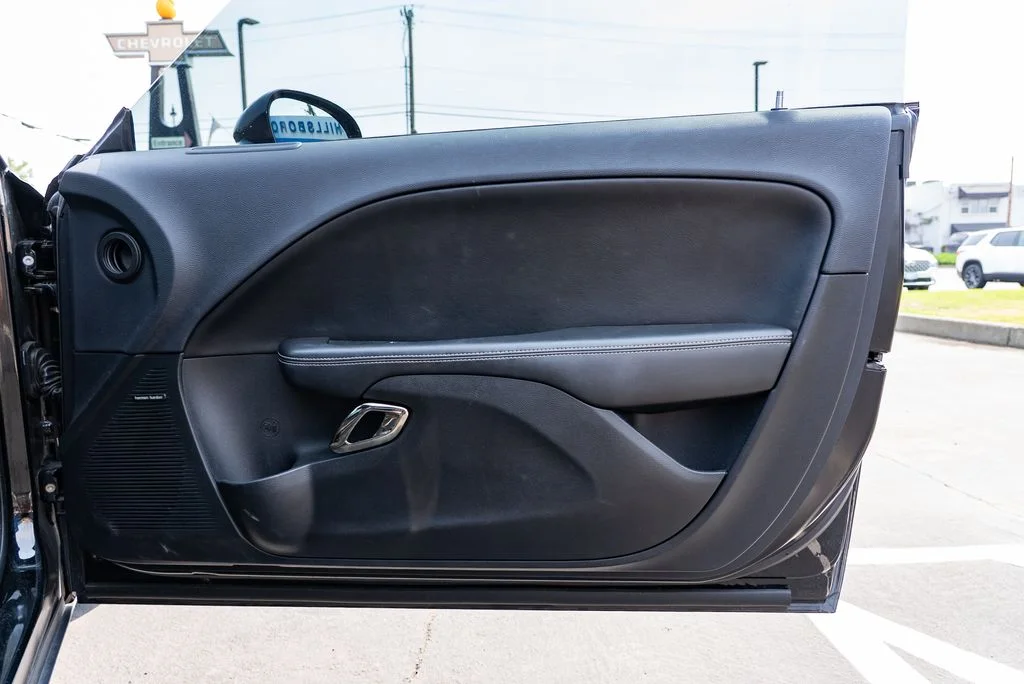 Used 2015 Pitch Black Clearcoat Dodge SRT Hellcat image 24