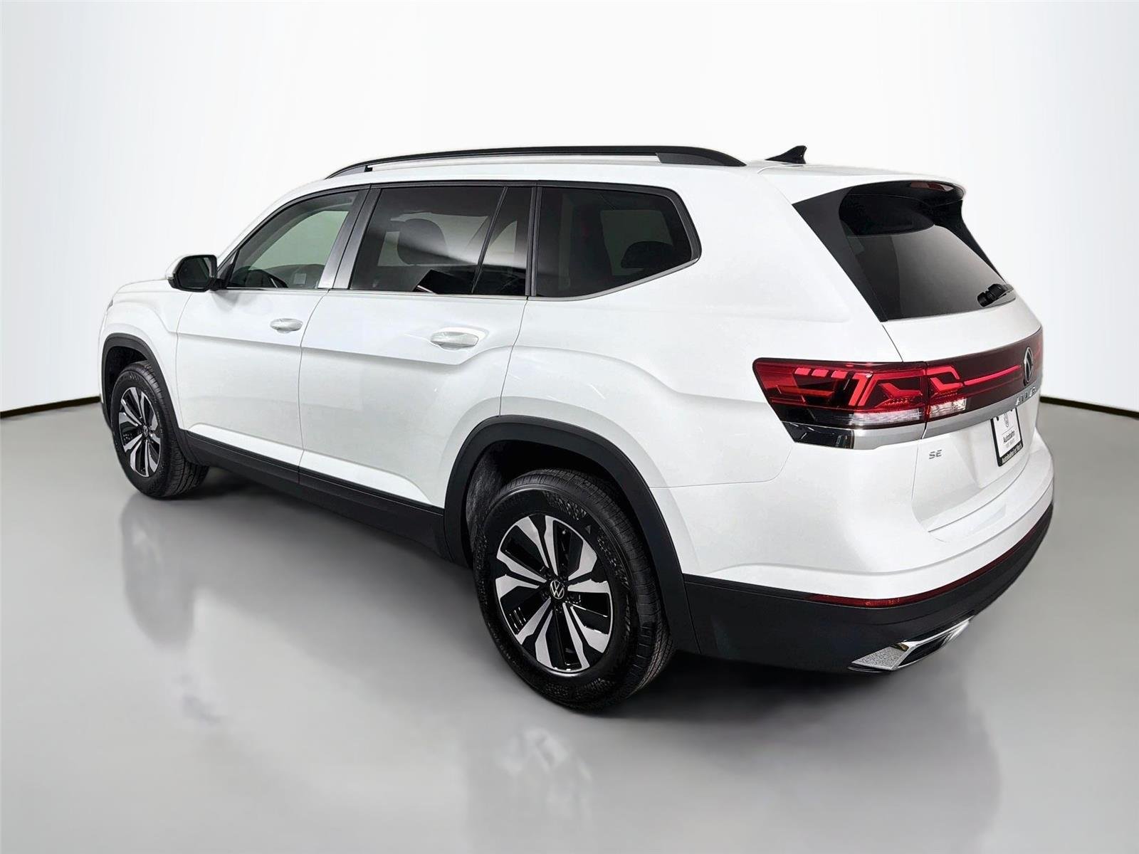 New 2026 opal white pearl Volkswagen 2.0T SE image 7