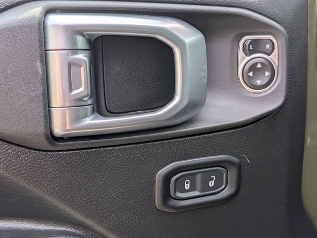 Used 2023 Green Jeep Sport S image 13