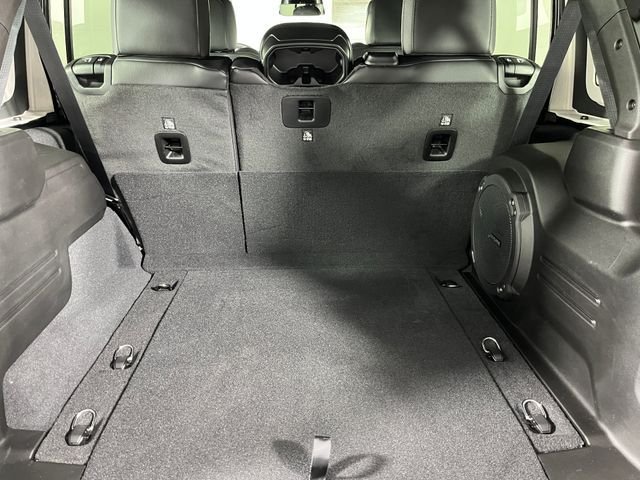 New 2026 Black Clear-Coat Exterior Paint Jeep Sahara image 9