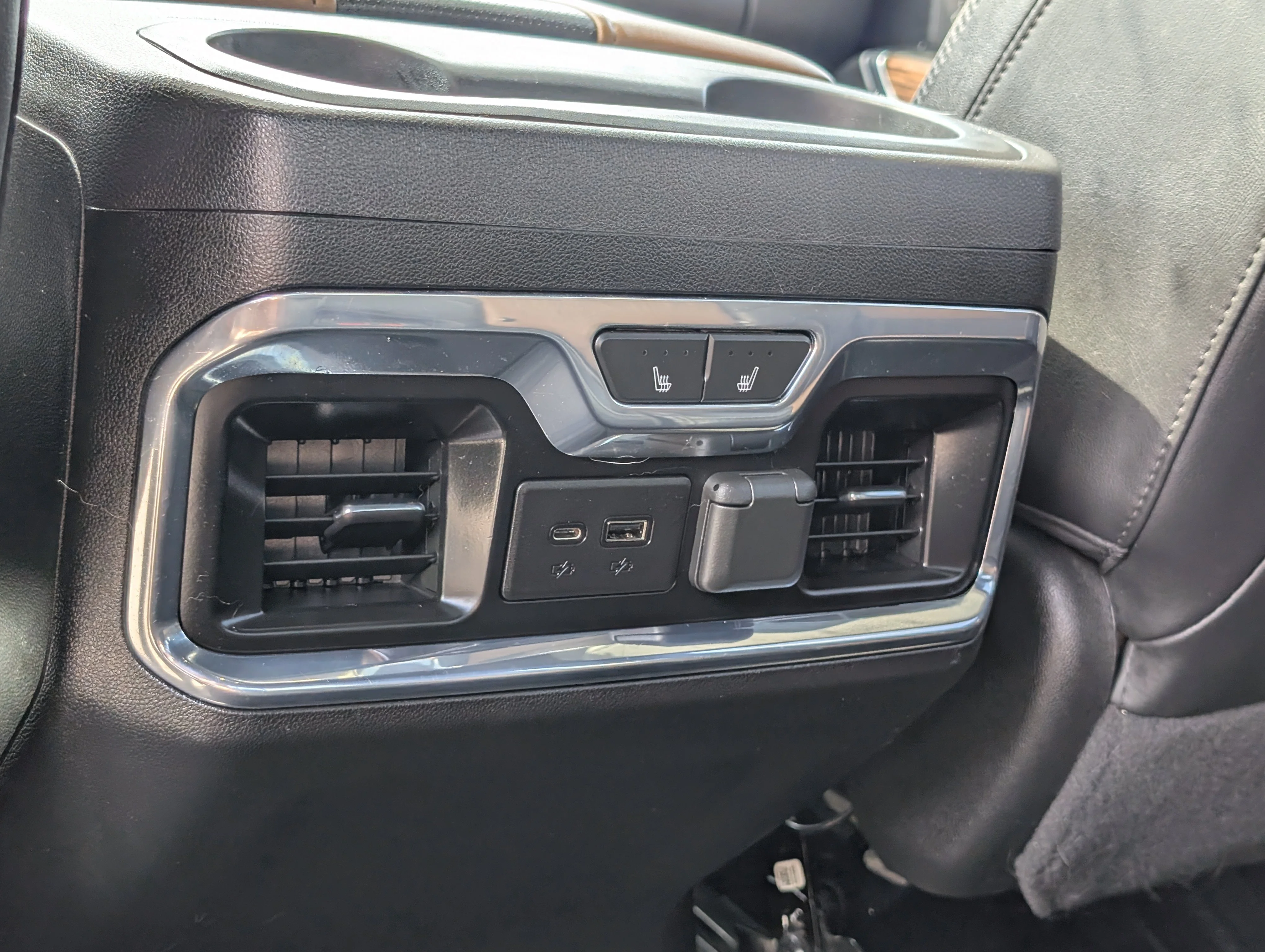 Used 2020 Black Chevrolet High Country image 23