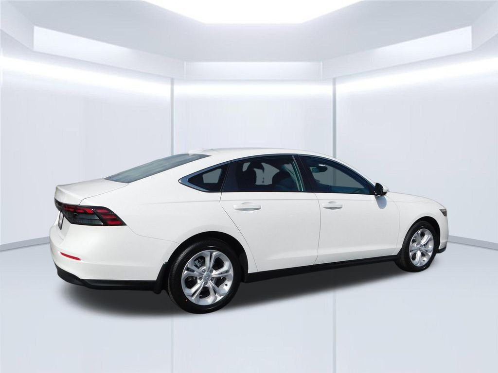 New 2026 Platinum White Pearl Honda LX image 3