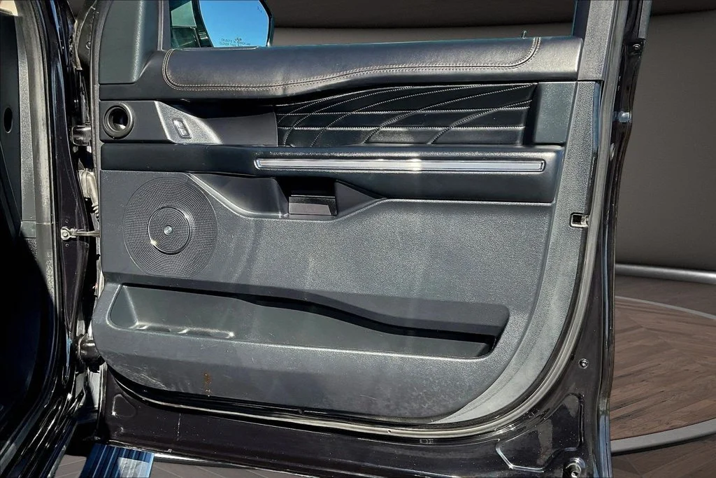 Used 2020 Black Ford Platinum image 31