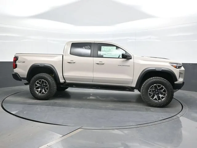 2026 Chevrolet Colorado ZR2 - Photo 8