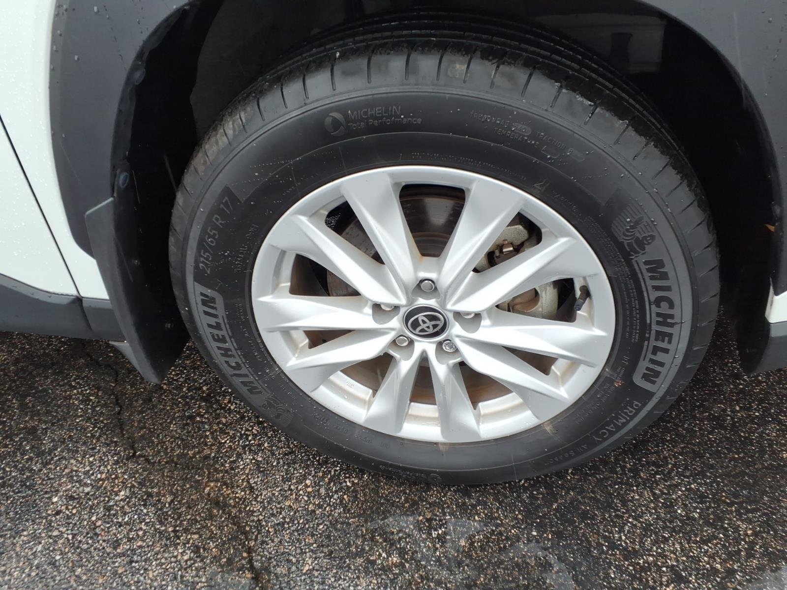 Used 2024 Wind Chill Pearl Toyota LE image 12