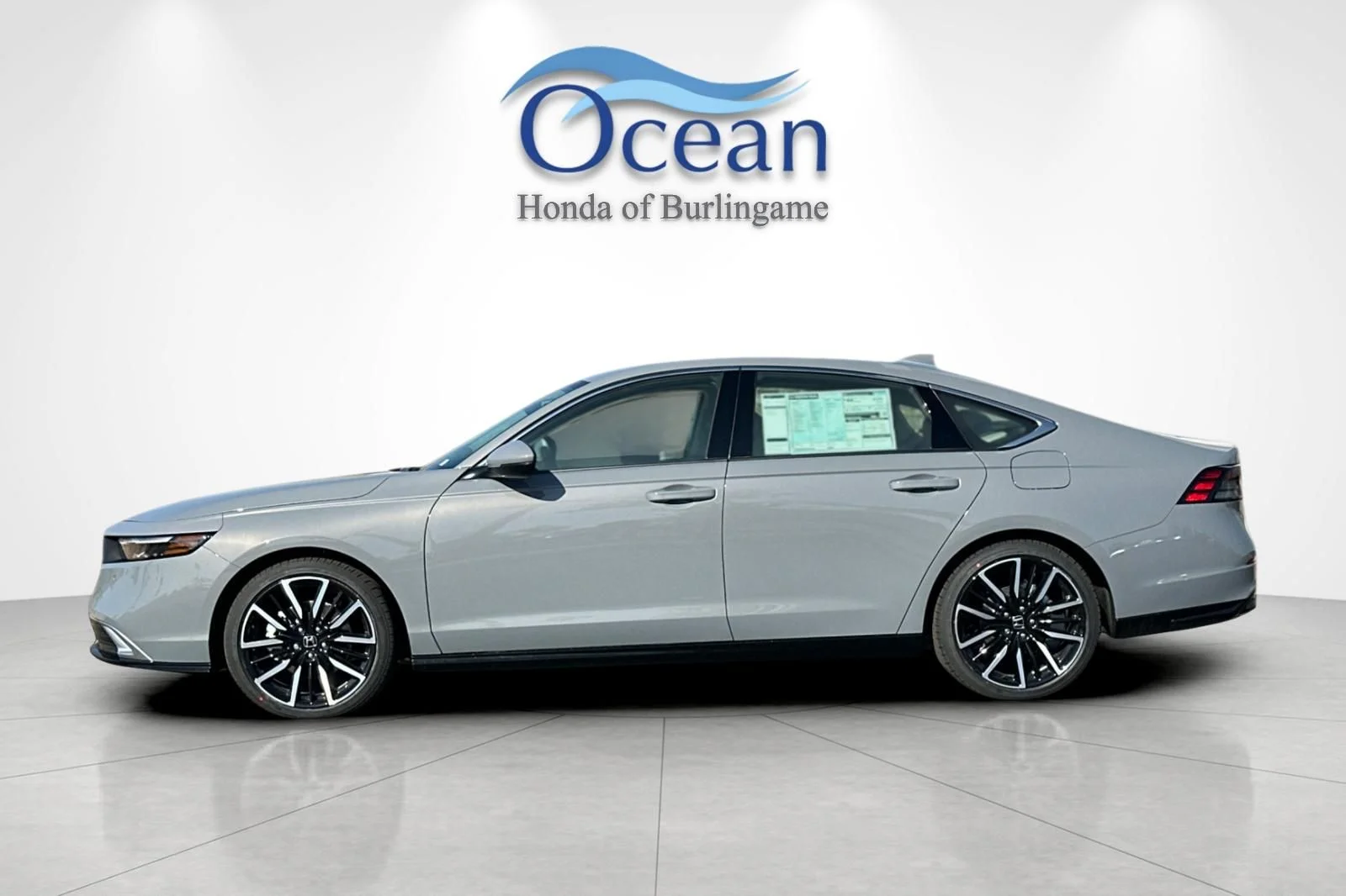 New 2026 Urban Gray Pearl Honda Touring image 7